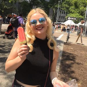 Meet your Posher, Danielle